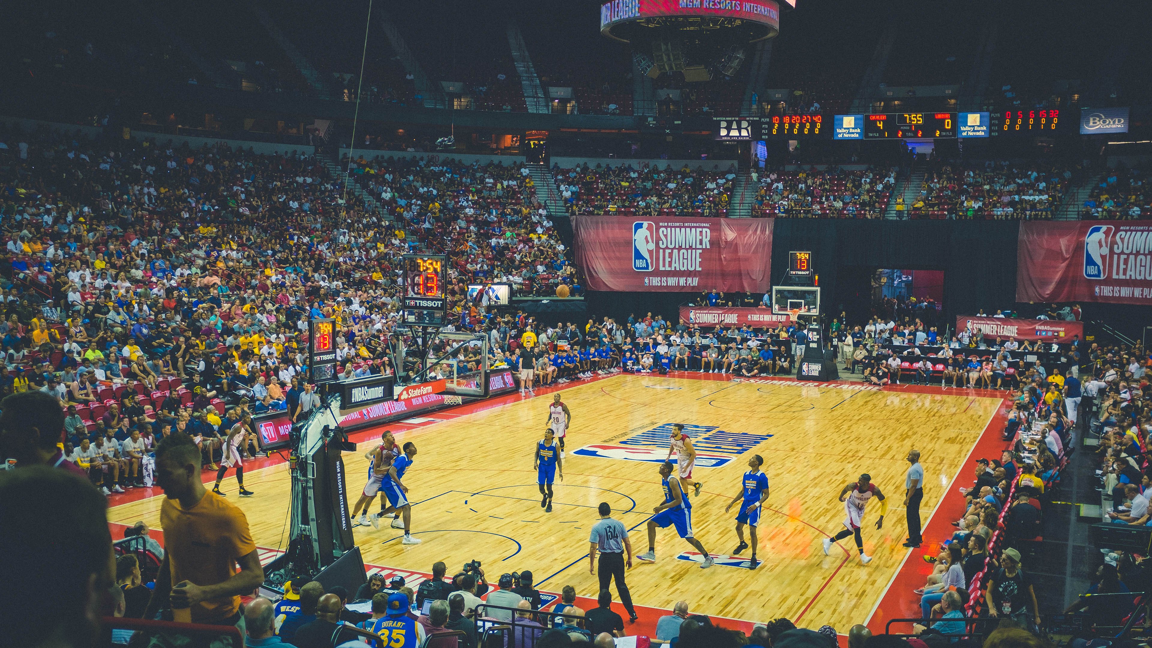 中国篮球运动在海外华人社群中的文化意义，中国篮球文化和美国篮球文化